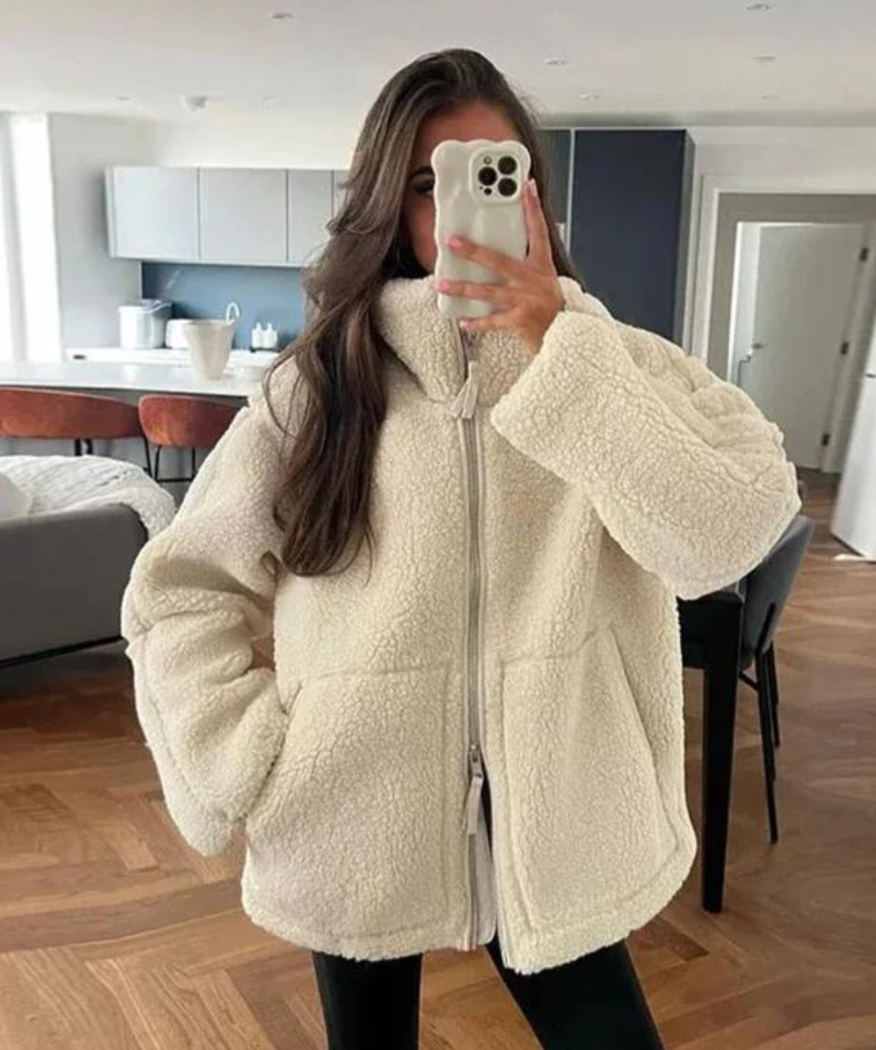 Penelope – Jachetă de Damă Confortabilă din Material Teddy Moale