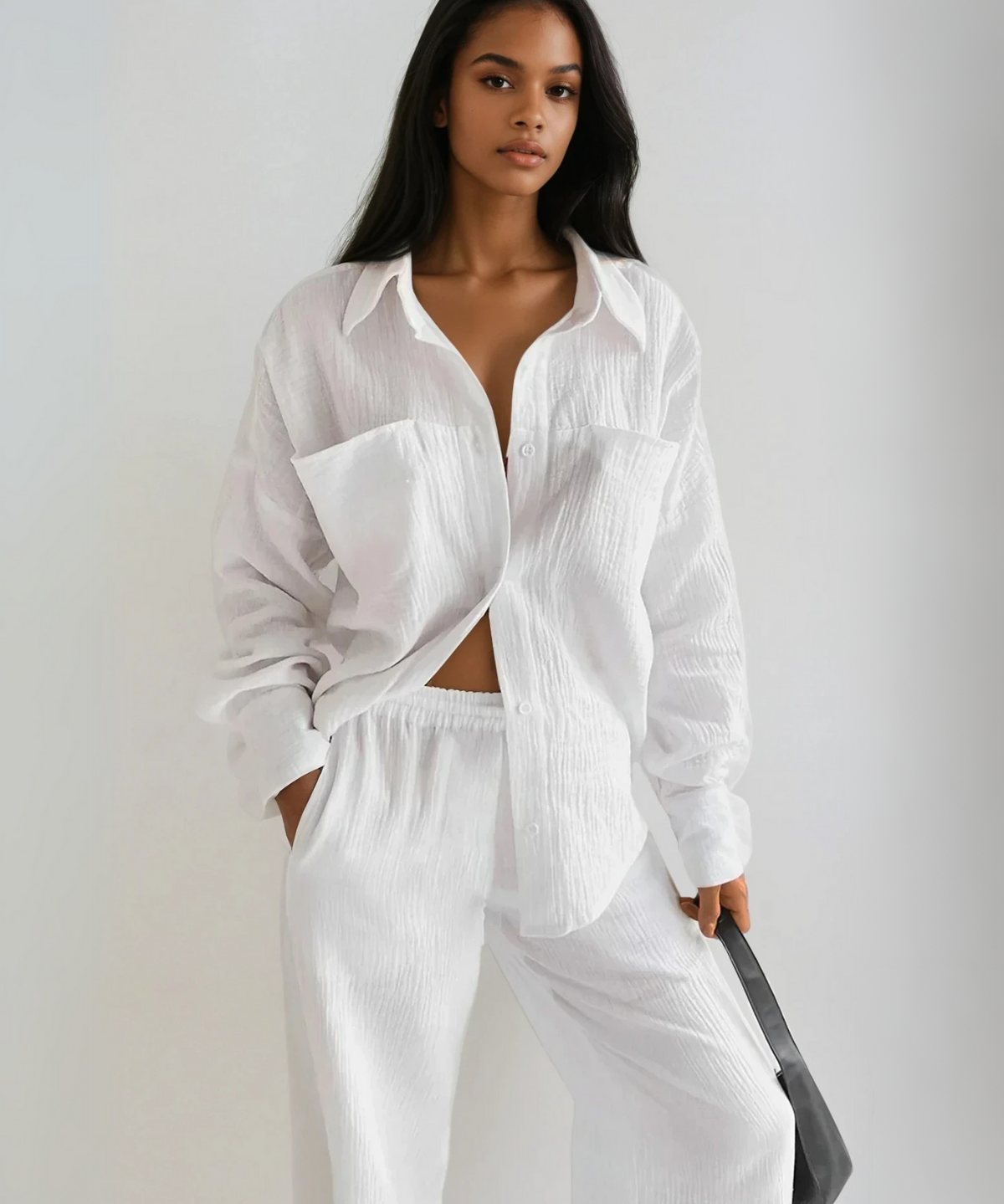 Set minimalist, ușor, cu cămașă și pantaloni