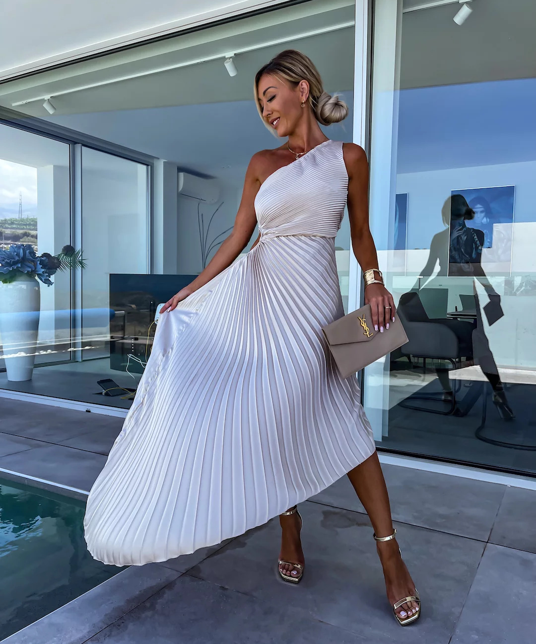 Celeste – Rochie Maxi de Damă Elegantă cu Un Umăr și Pliseuri