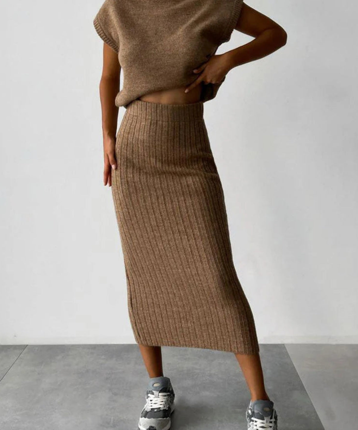 Set Asortat: Top Tricotat Gros și Fustă Midi Tricotată cu Talie Înaltă