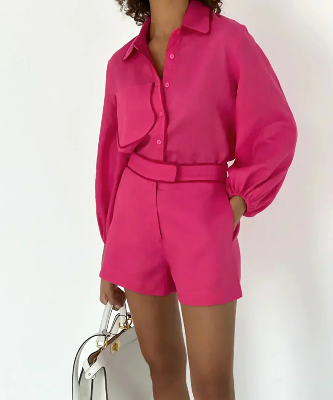 Set de pantaloni scurți și in cu detalii contrastante