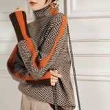 Birgit™ | Sweater mit hohem Kragen in auffälligen Streifen