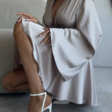 Darla – Rochie de Damă Elegantă Satinată cu Mâneci Largi