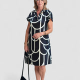 Anneliese – Rochie Polo de Damă cu Imprimeu Grafic și Croi Lejer