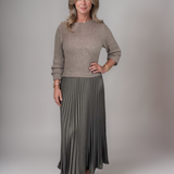 Clara – Set de Damă Elegant cu Pulover și Fustă Plisată Midi