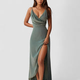 Mila – Rochie Satinată Elegantă cu Decolteu în Formă de Apă și Fante