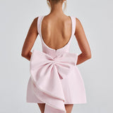 Elle – Rochie Mini de Damă cu Fundă și Perle