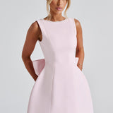 Elle – Rochie Mini de Damă cu Fundă și Perle