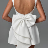 Elle – Rochie Mini de Damă cu Fundă și Perle