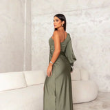 Araceli – Rochie Satinată Asimetrică cu Nod și Umăr Descoperit