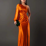 Araceli – Rochie Satinată Asimetrică cu Nod și Umăr Descoperit