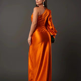 Araceli – Rochie Satinată Asimetrică cu Nod și Umăr Descoperit