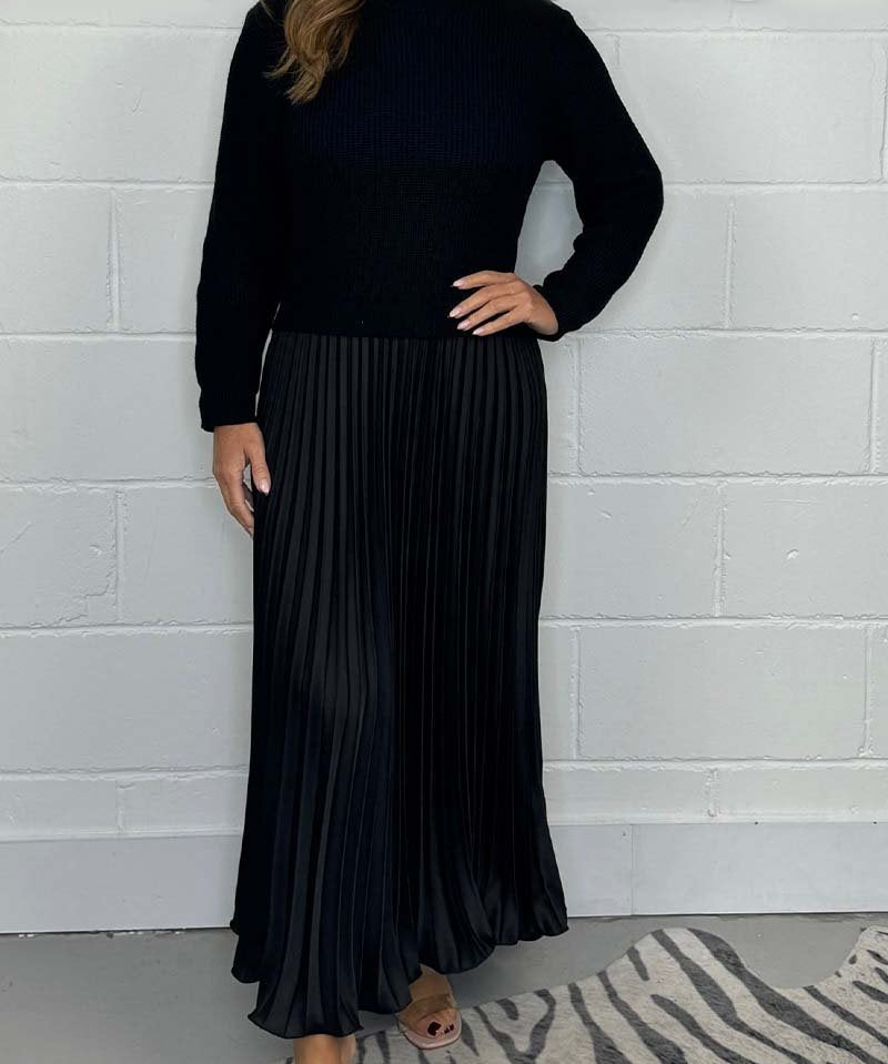 Clara – Set de Damă Elegant cu Pulover și Fustă Plisată Midi