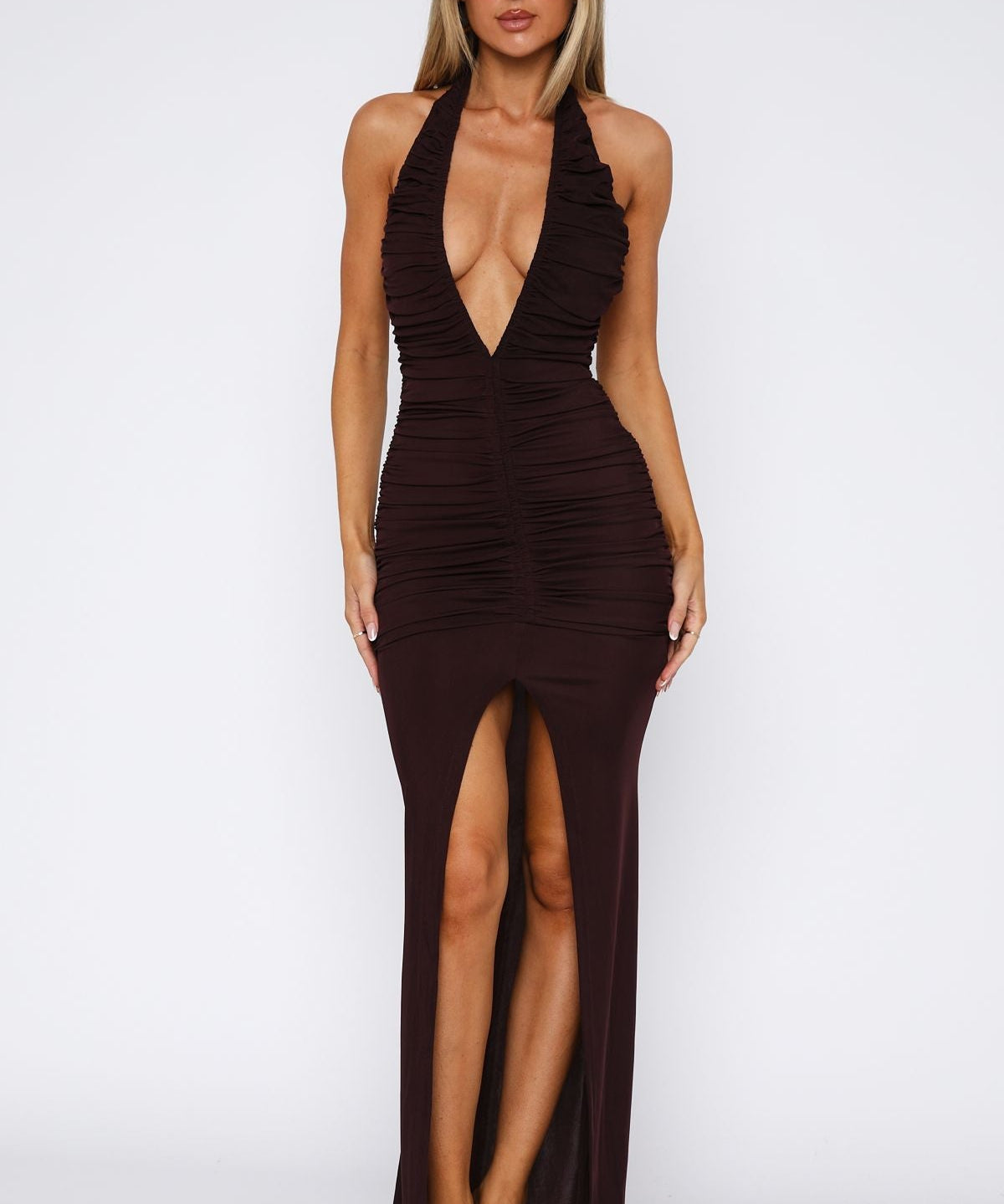 Freya – Rochie de Damă Maxi Elegantă cu Decolteu și Fustă Plisată